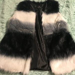 Fur vest